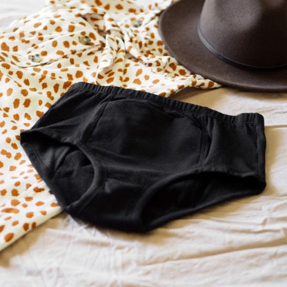 Conni Classic Ladies Brief 22 Waist 101 Cm Female 200 Ml Waterproof Black