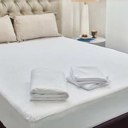 Comfortshield Gold Mattress Protector   607083 Queen 152x204cm 1800ml Waterproof White
